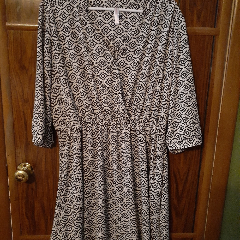 Black and white print dress